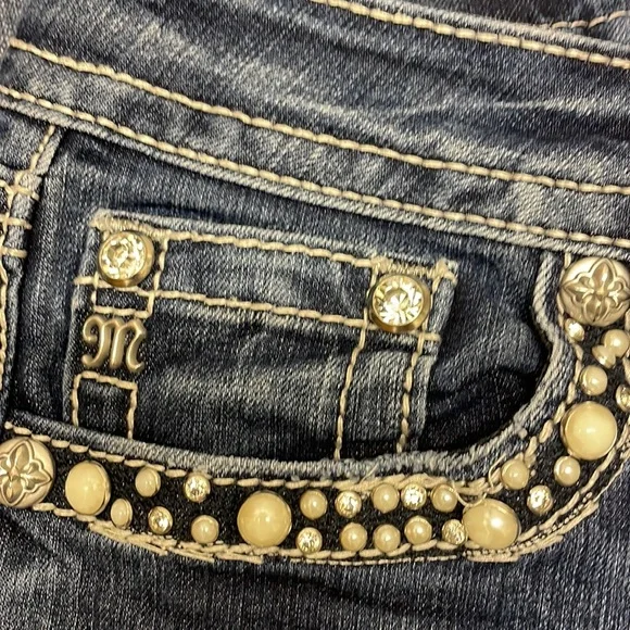 Miss Me Mid- Rise Boot Jeans Size 28 with embroidery Rhinestones and Pearls - Picture 6 of 7